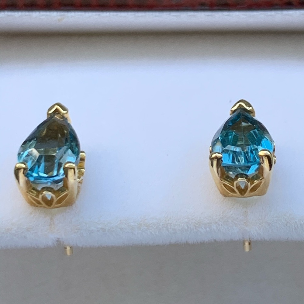 NEW 14KY London Blue Pear Shaped Stud Earrings - Picture 11 of 14